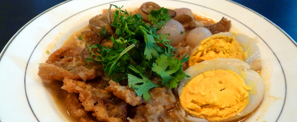 Noodle with Fish Soup (Mote Hin Gar)