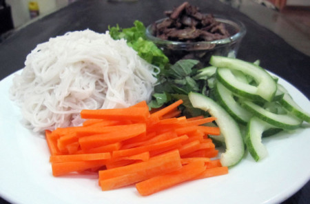 Vietnamese_Beef_Noodle_Salad4